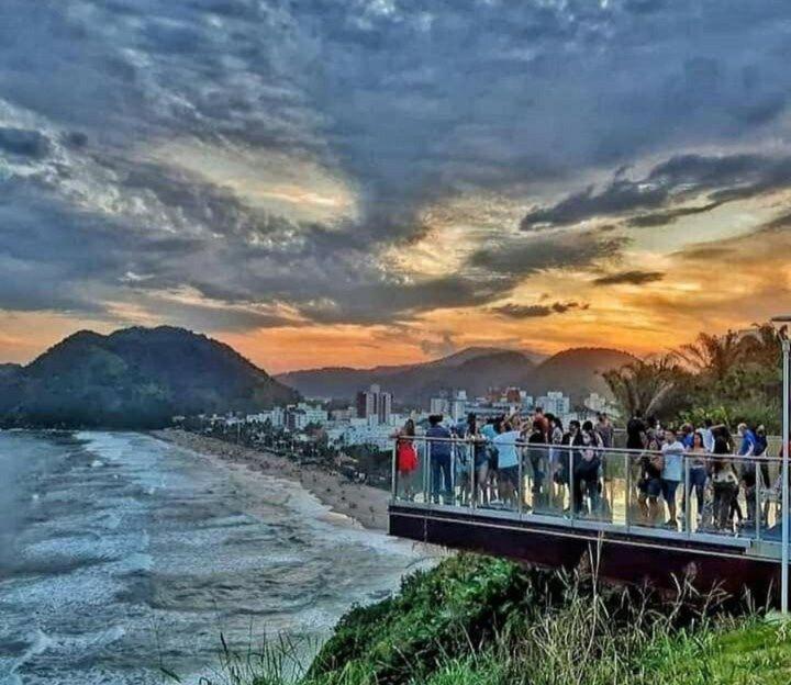Apto A Menos De 5 Minutos Da Praia Das Asturias! Guarujá Eksteriør bilde